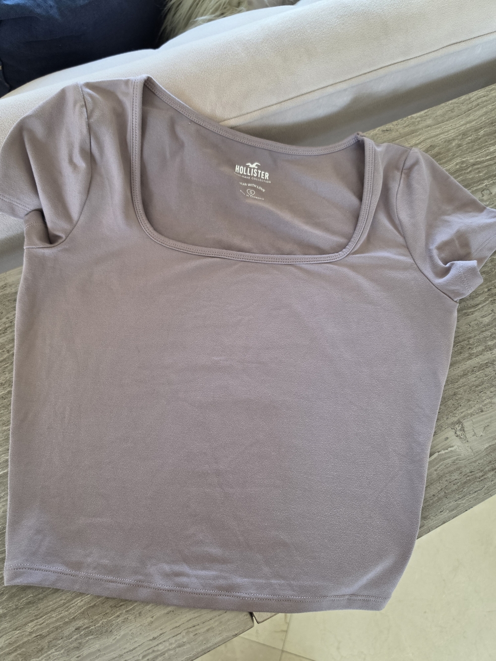 Hollister Women's Mauve Scoop Neck Short Sleeve Tee